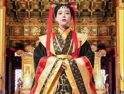 《我的女帝陛下》：当霸气女帝遇上软萌皇子，这反差萌谁顶得住？